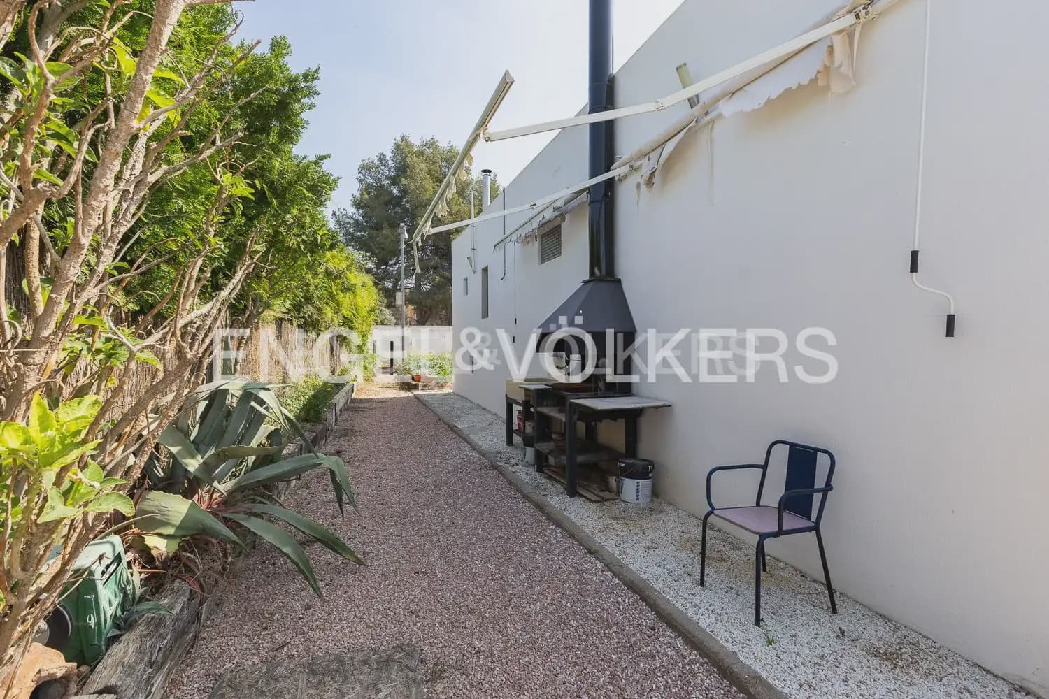 5 bedroom Villa for sale in Olocau with pool garage - € 1,095,000 (Ref: 9898158)
