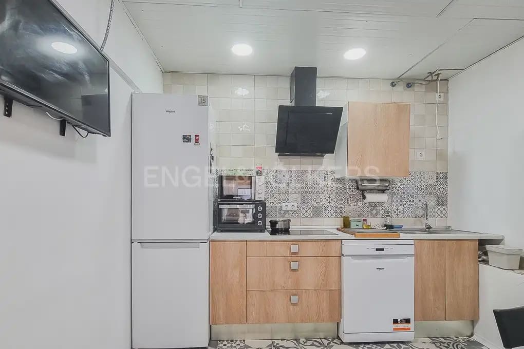 2 bedroom Villa for rent in Montserrat - € 1,200 (Ref: 9898161)