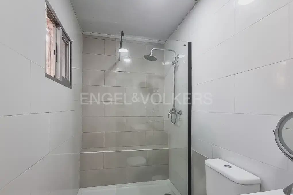 2 bedroom Villa for rent in Montserrat - € 1,200 (Ref: 9898161)