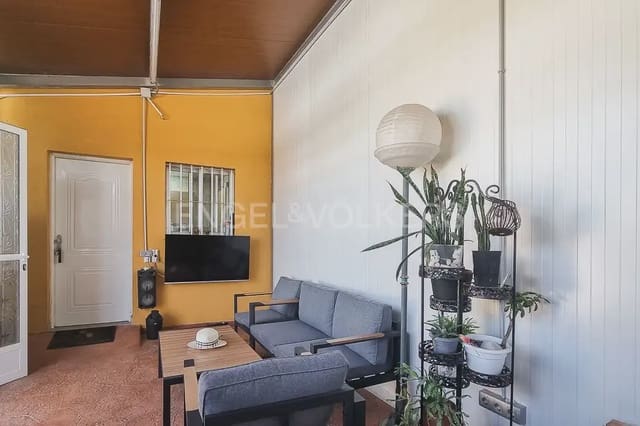 2 soveværelse Villa til leje i Montserrat - € 1.200 (Ref: 9898161)