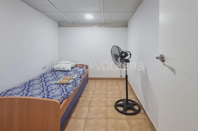 2 soveværelse Villa til leje i Montserrat - € 1.200 (Ref: 9898161)