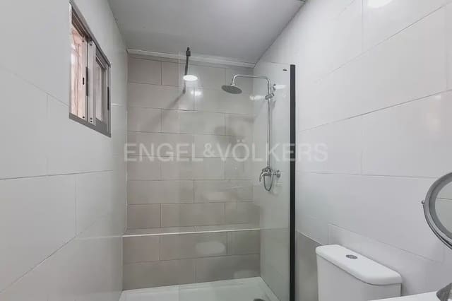 2 soveværelse Villa til leje i Montserrat - € 1.200 (Ref: 9898161)
