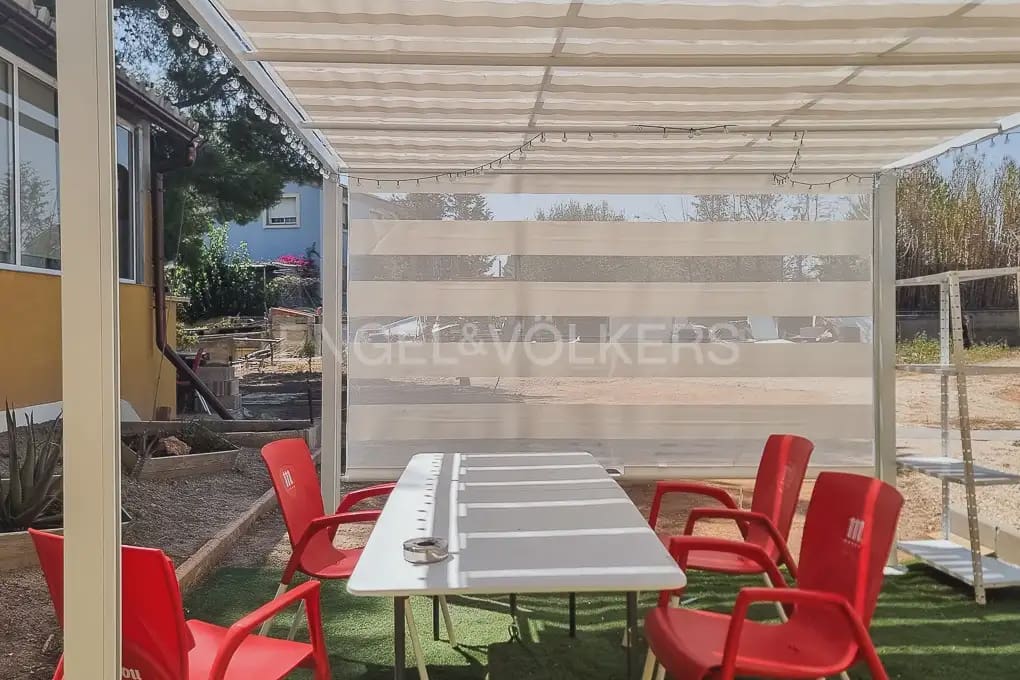 2 bedroom Villa for rent in Montserrat - € 1,200 (Ref: 9898161)