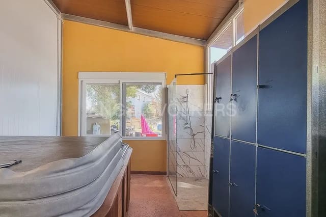 2 soveværelse Villa til leje i Montserrat - € 1.200 (Ref: 9898161)
