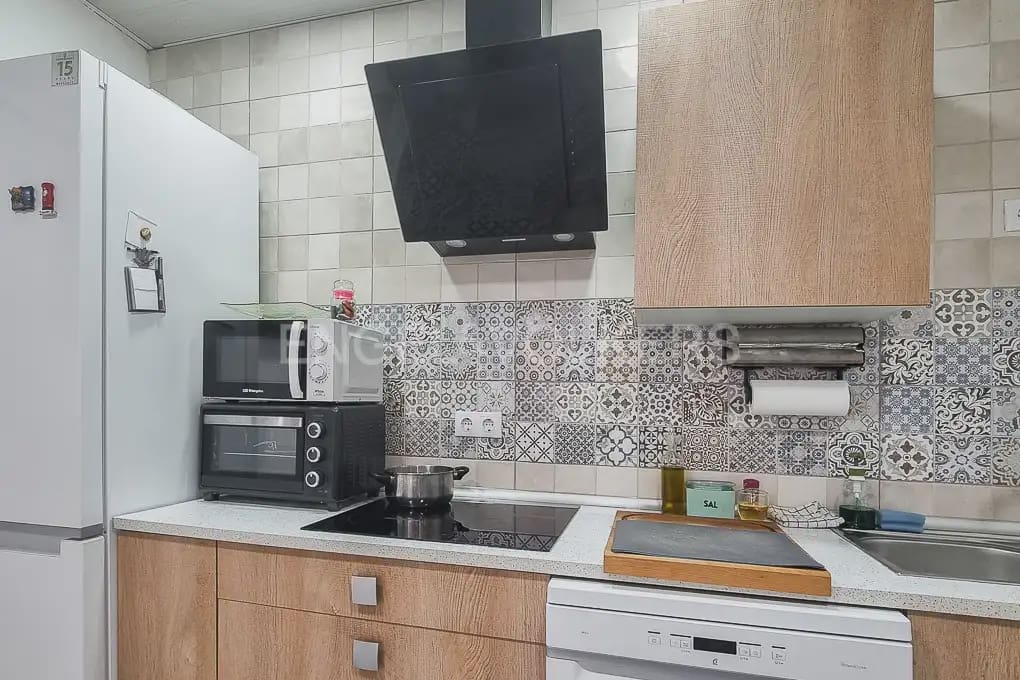 2 bedroom Villa for rent in Montserrat - € 1,200 (Ref: 9898161)