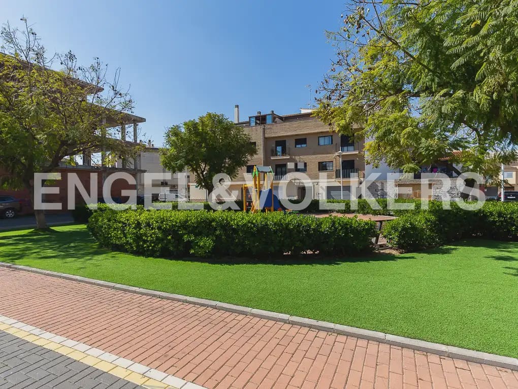 2 bedroom Villa for rent in Montserrat - € 1,200 (Ref: 9898161)