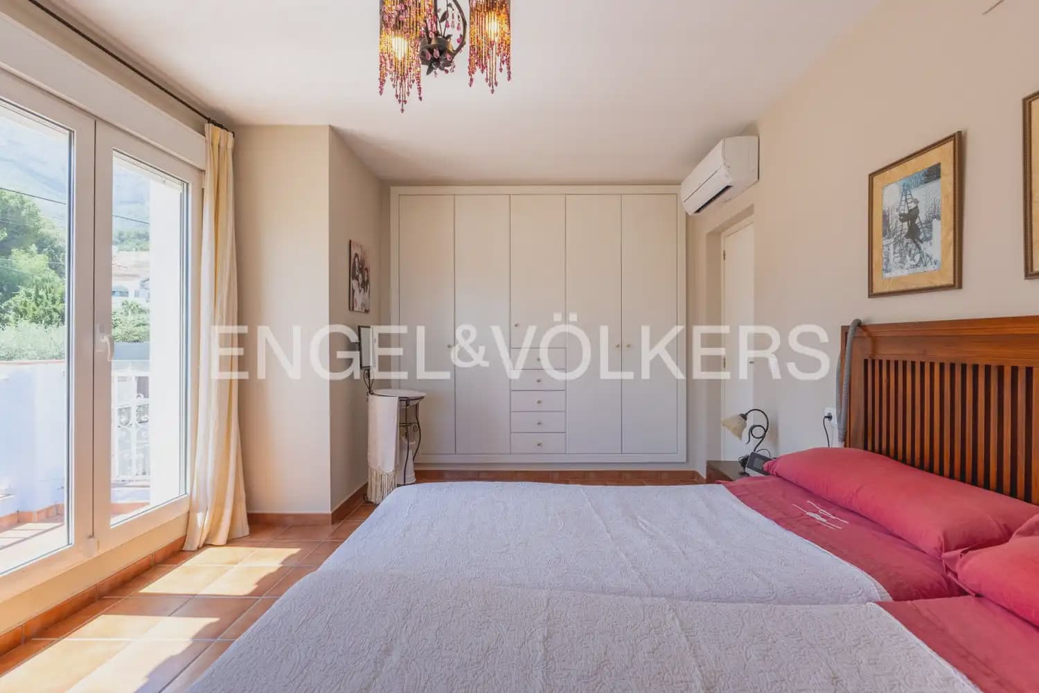 Chalet de 6 habitaciones en Dénia en venta con piscina garaje - 795.000 € (Ref: 9898163)