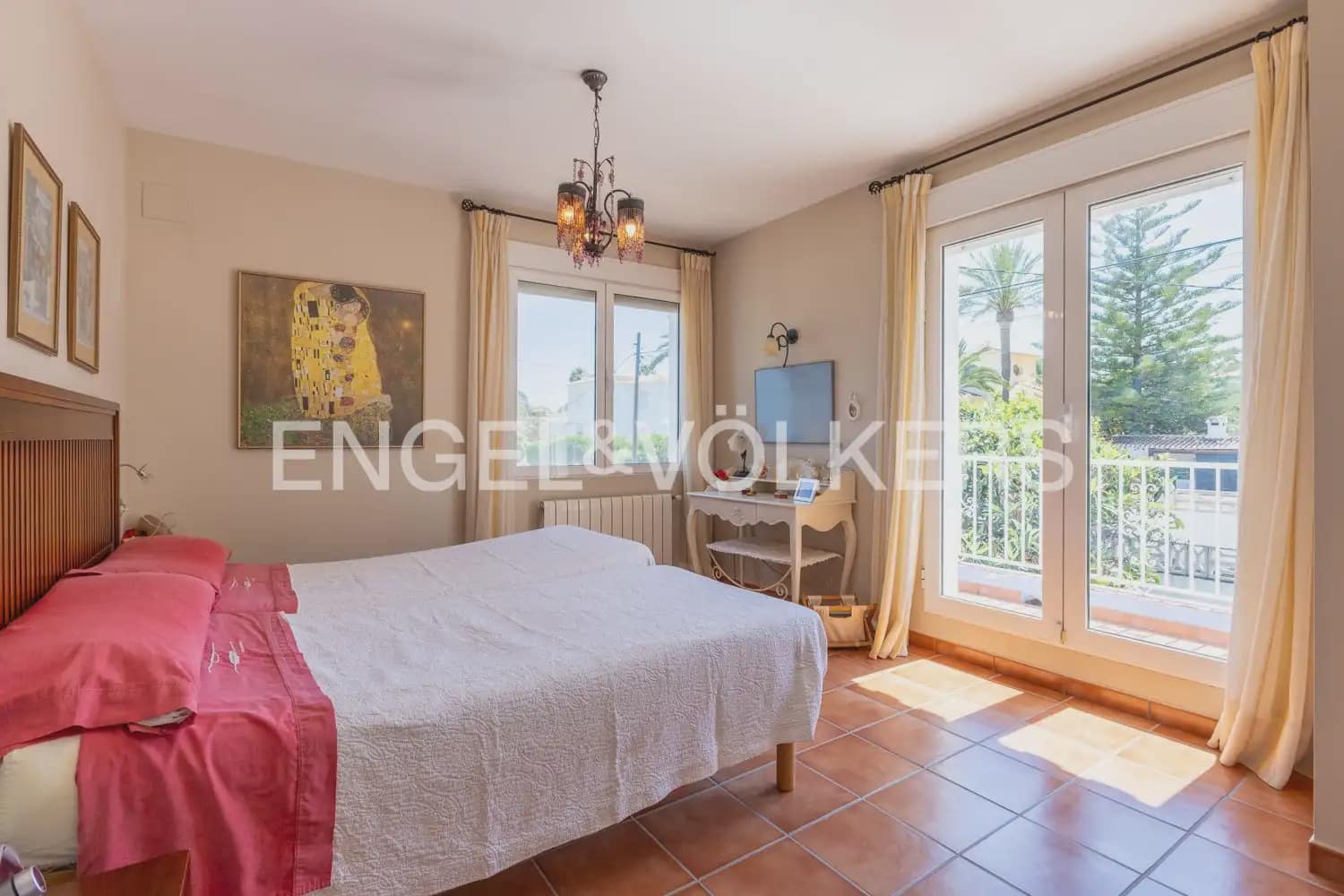 Chalet de 6 habitaciones en Dénia en venta con piscina garaje - 795.000 € (Ref: 9898163)