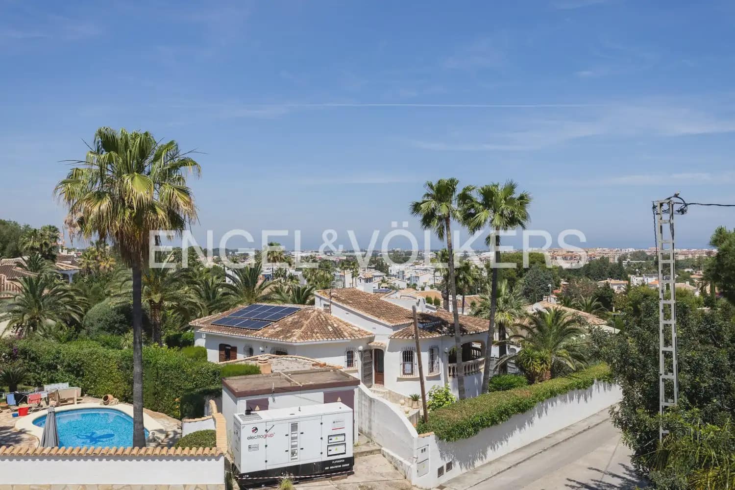 Chalet de 6 habitaciones en Dénia en venta con piscina garaje - 795.000 € (Ref: 9898163)