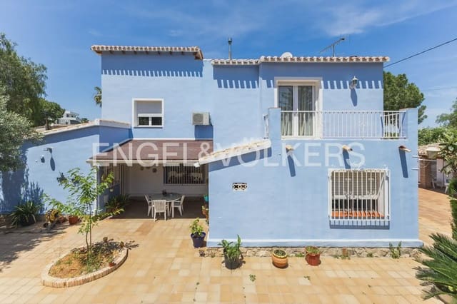 Chalet de 6 habitaciones en El Montgó, Dénia en venta con piscina garaje - 795.000 € (Ref: 9898163)