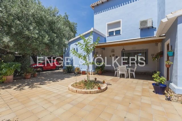 Chalet de 6 habitaciones en El Montgó, Dénia en venta con piscina garaje - 795.000 € (Ref: 9898163)