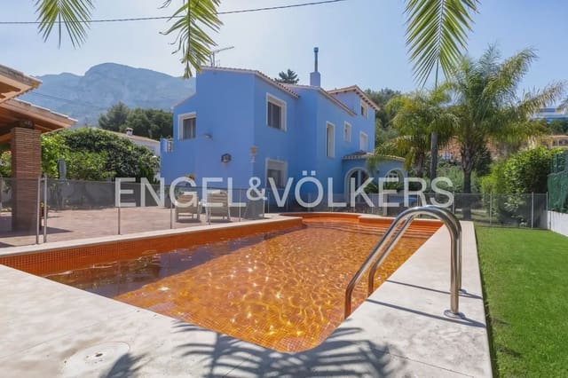 Chalet de 6 habitaciones en El Montgó, Dénia en venta con piscina garaje - 795.000 € (Ref: 9898163)