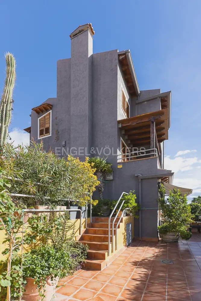 5 bedroom Terraced Villa for sale in Viver with garage - € 290,000 (Ref: 9898165)