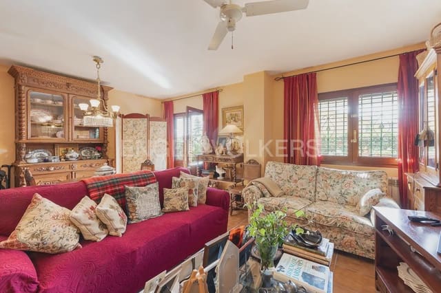 5 bedroom Terraced Villa for sale in Viver with garage - € 290,000 (Ref: 9898165)