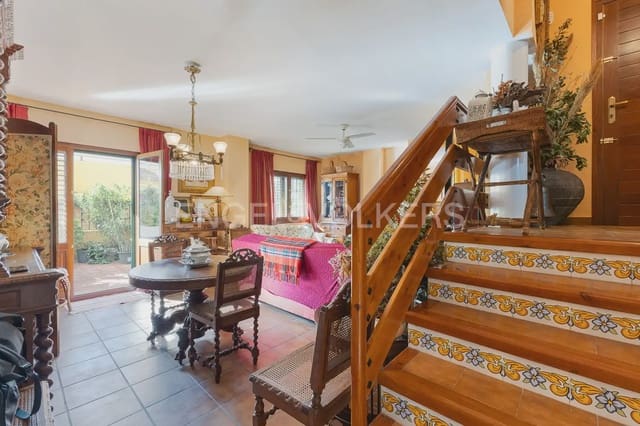 5 bedroom Terraced Villa for sale in Viver with garage - € 290,000 (Ref: 9898165)