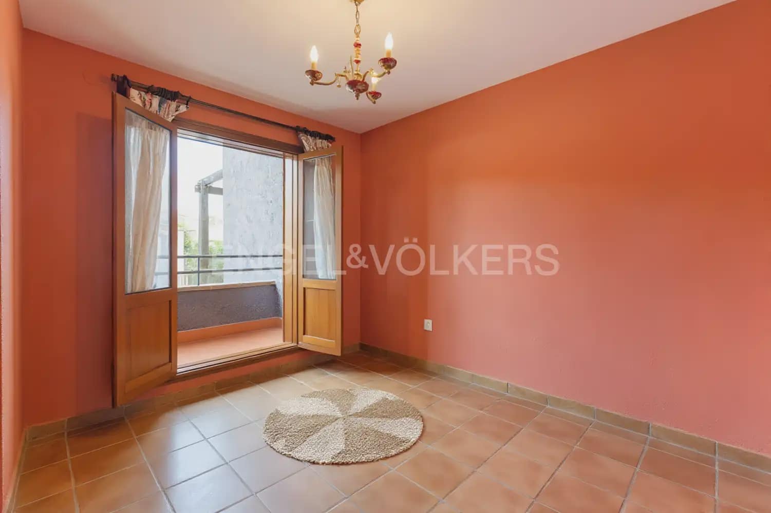 5 bedroom Terraced Villa for sale in Viver with garage - € 290,000 (Ref: 9898165)
