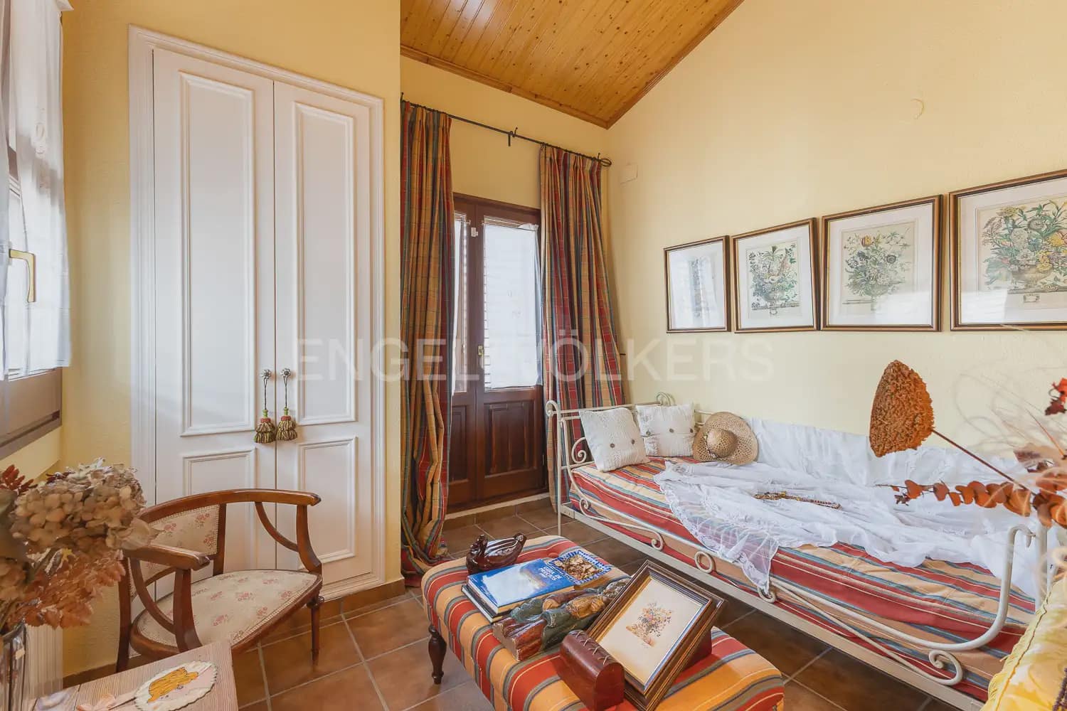 5 bedroom Terraced Villa for sale in Viver with garage - € 290,000 (Ref: 9898165)