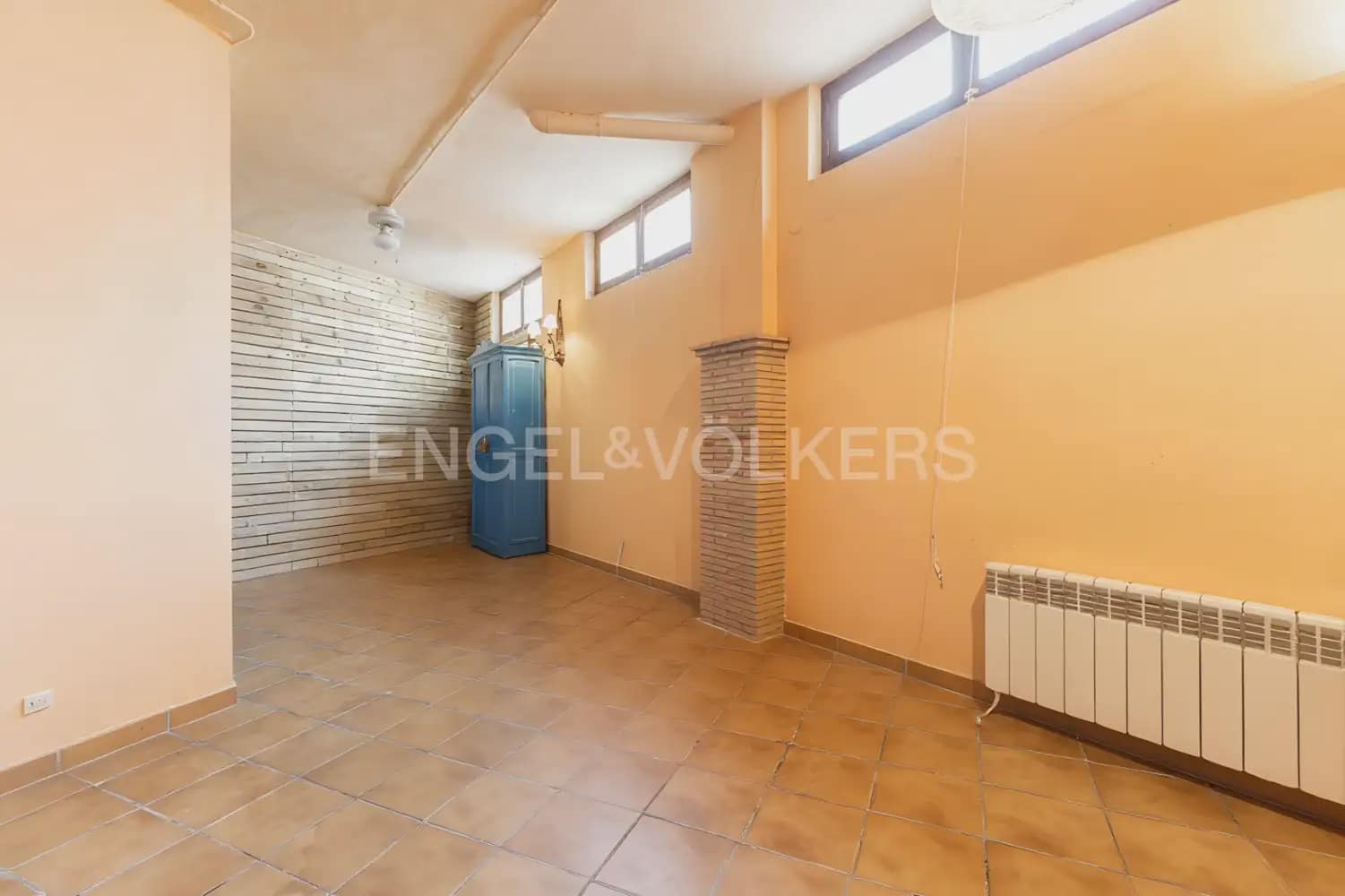 5 bedroom Terraced Villa for sale in Viver with garage - € 290,000 (Ref: 9898165)
