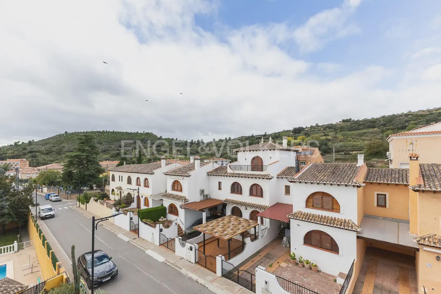 5 bedroom Terraced Villa for sale in Viver with garage - € 290,000 (Ref: 9898165)