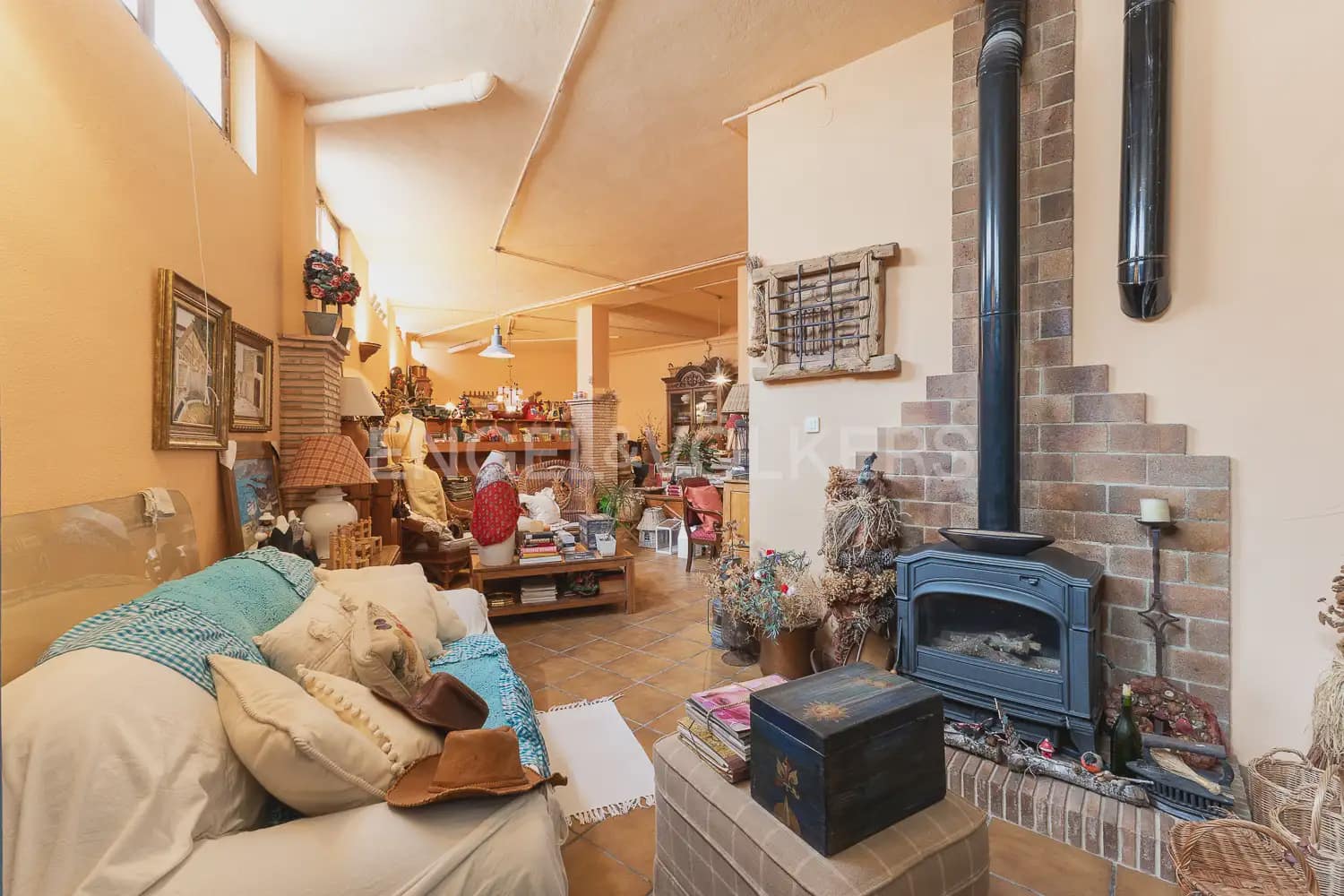 5 bedroom Terraced Villa for sale in Viver with garage - € 290,000 (Ref: 9898165)