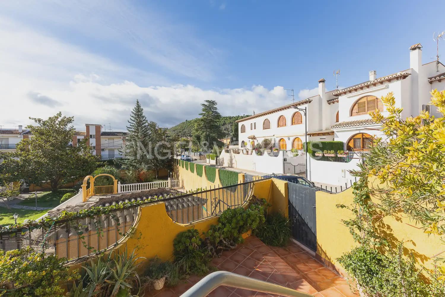 5 bedroom Terraced Villa for sale in Viver with garage - € 290,000 (Ref: 9898165)