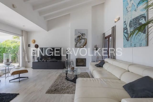 4 makuuhuone Huvila myytävänä paikassa Les Bassetes - El Marjal, Dénia mukana uima-altaan 
autotalli - 980 000 € (Ref: 9898167)