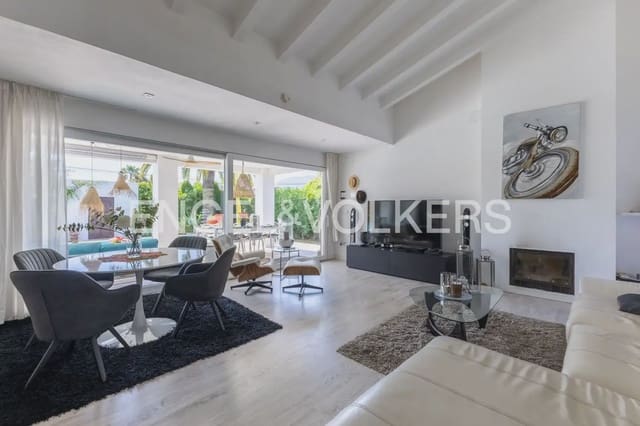 4 makuuhuone Huvila myytävänä paikassa Les Bassetes - El Marjal, Dénia mukana uima-altaan 
autotalli - 980 000 € (Ref: 9898167)
