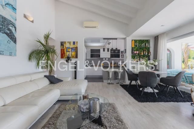 4 makuuhuone Huvila myytävänä paikassa Les Bassetes - El Marjal, Dénia mukana uima-altaan 
autotalli - 980 000 € (Ref: 9898167)