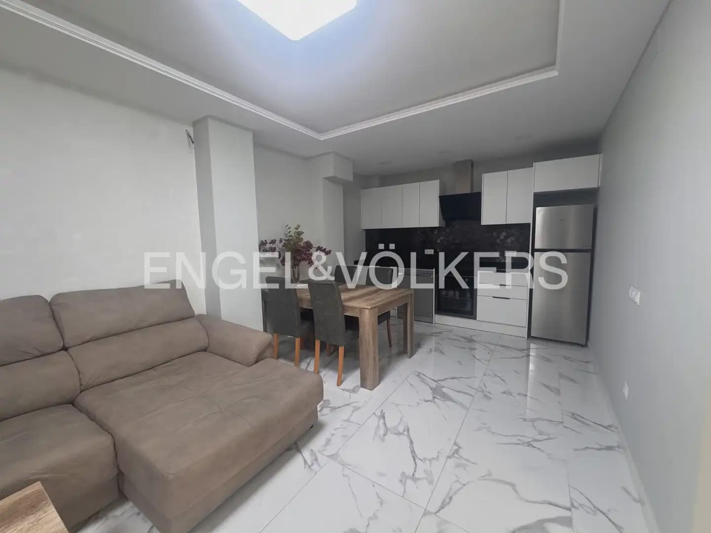 2 quarto Apartamento para arrendar em Valencia cidade - 2 000 € (Ref: 9898170)