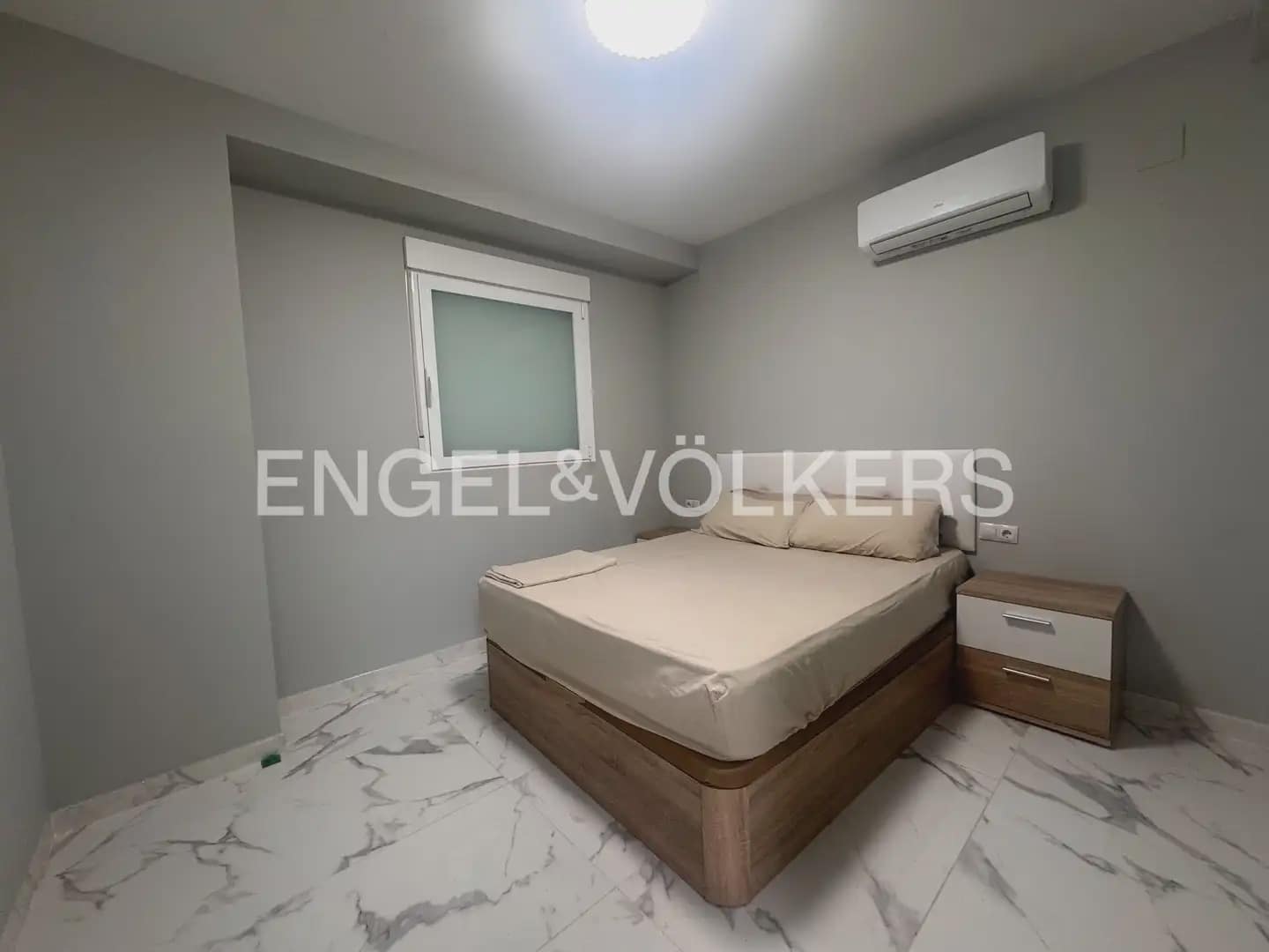 2 quarto Apartamento para arrendar em Valencia cidade - 2 000 € (Ref: 9898170)