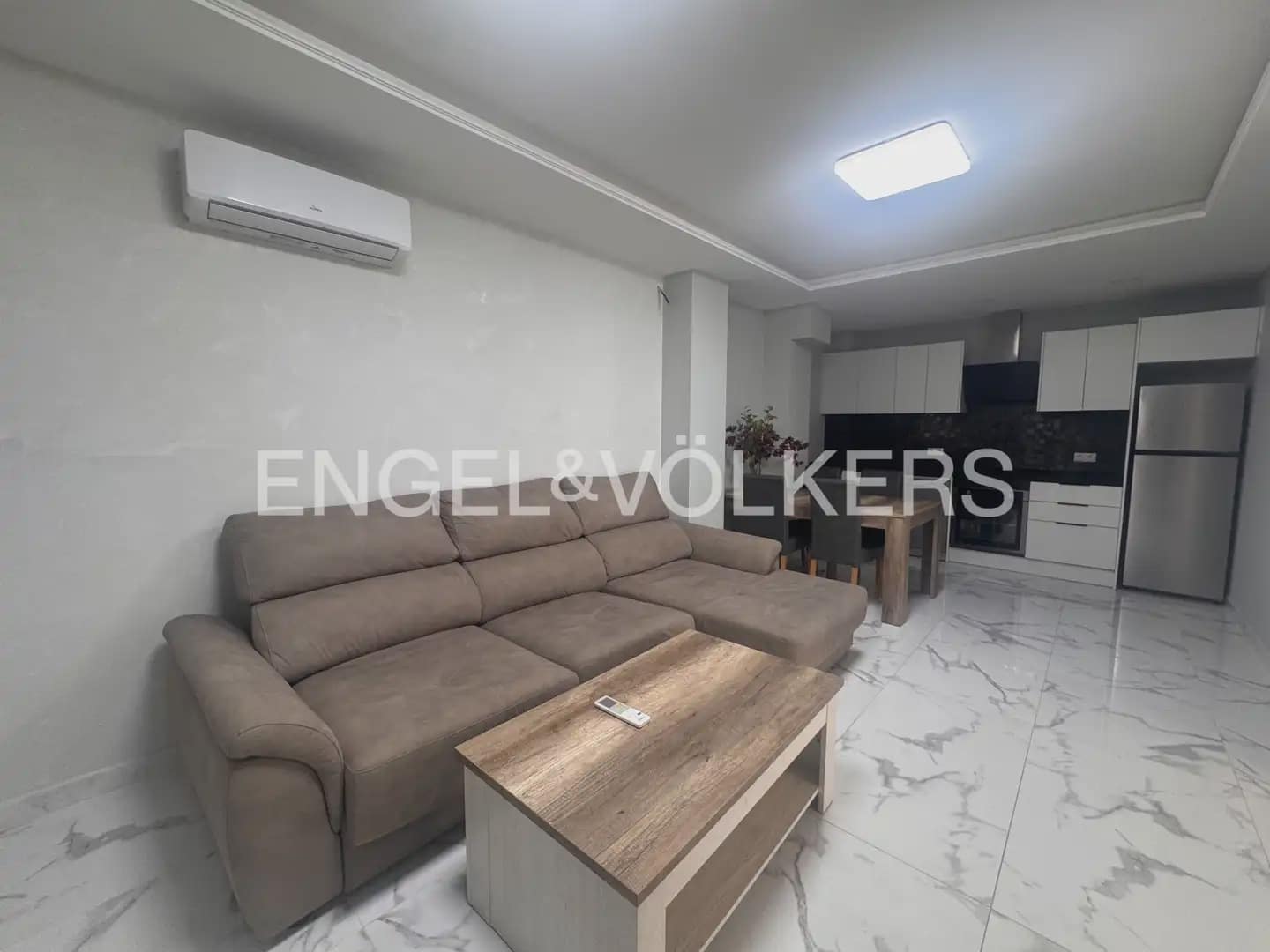 2 quarto Apartamento para arrendar em Valencia cidade - 2 000 € (Ref: 9898170)