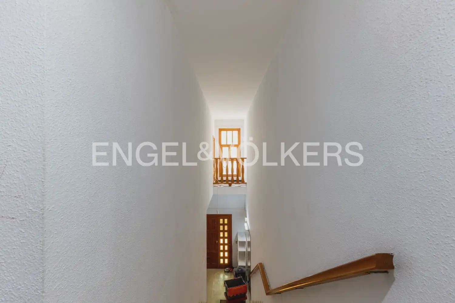 6 Zimmer Villa zu verkaufen in Chiva mit Pool Garage - 395.000 € (Ref: 9898172)