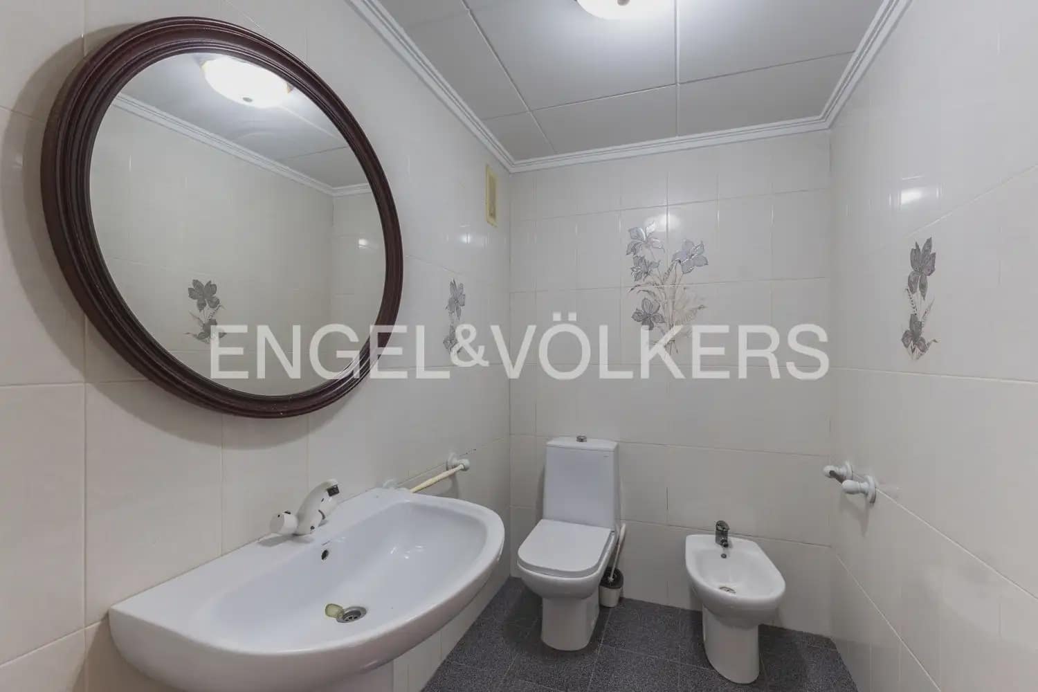 6 Zimmer Villa zu verkaufen in Chiva mit Pool Garage - 395.000 € (Ref: 9898172)