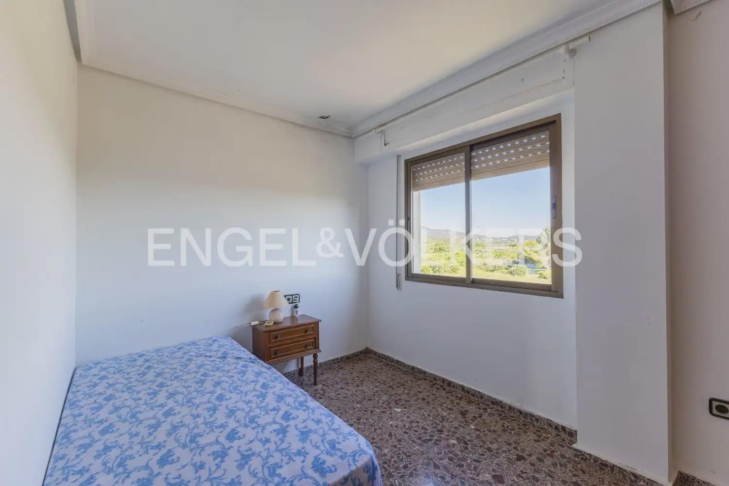 6 Zimmer Villa zu verkaufen in Chiva mit Pool Garage - 395.000 € (Ref: 9898172)