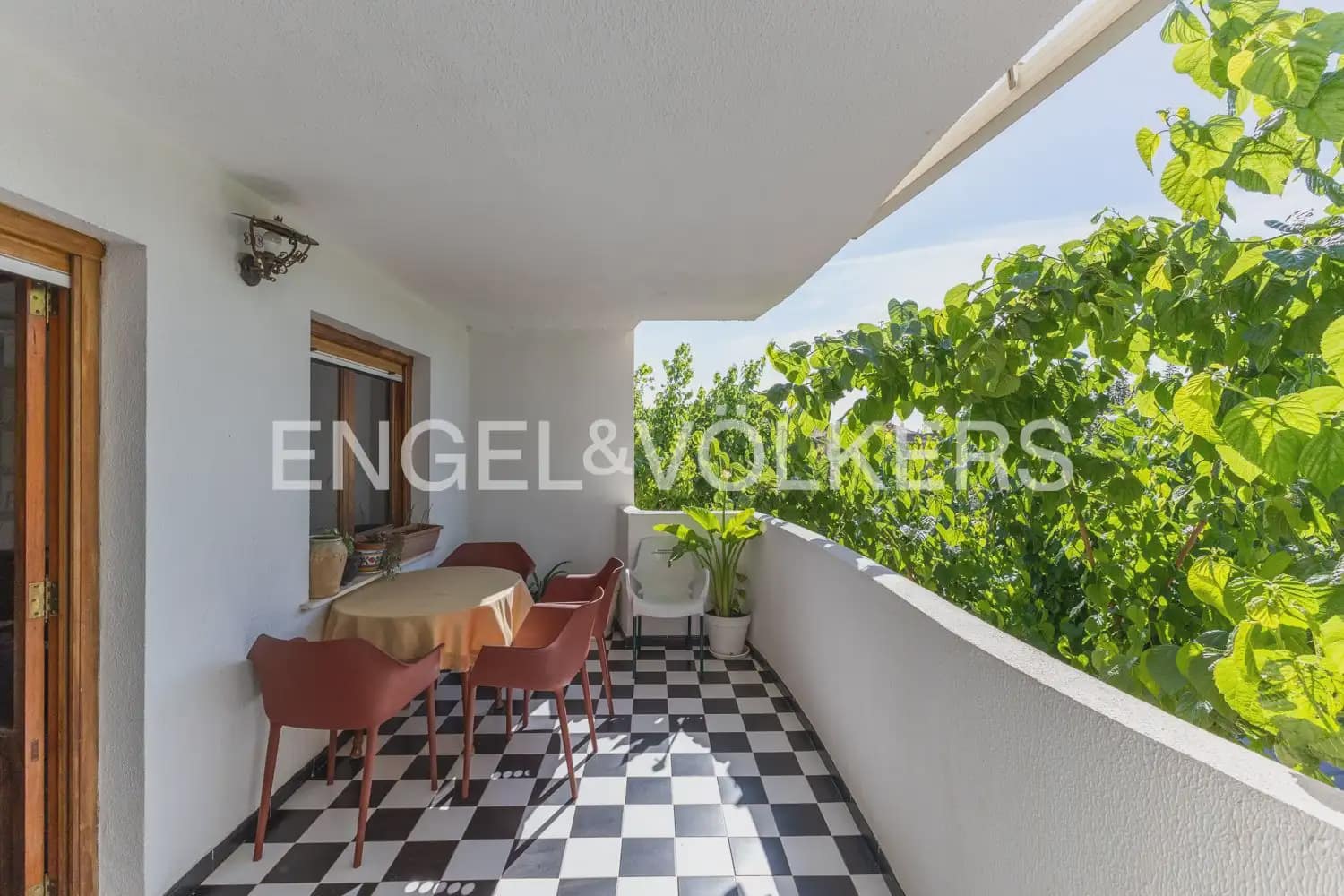 6 Zimmer Villa zu verkaufen in Chiva mit Pool Garage - 395.000 € (Ref: 9898172)