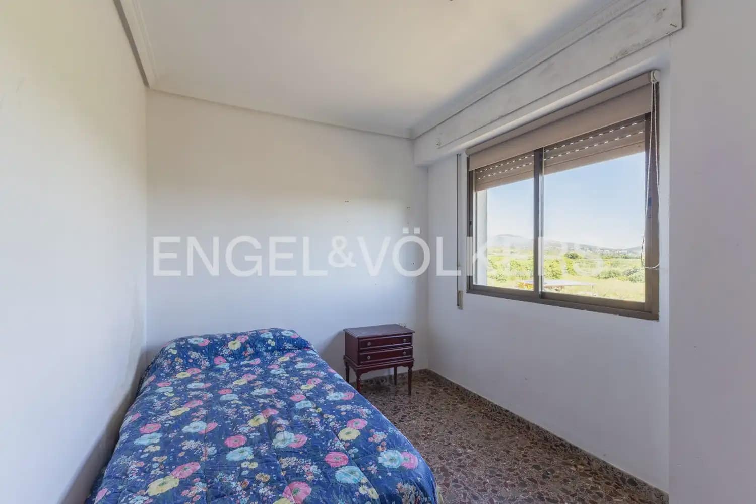 6 Zimmer Villa zu verkaufen in Chiva mit Pool Garage - 395.000 € (Ref: 9898172)
