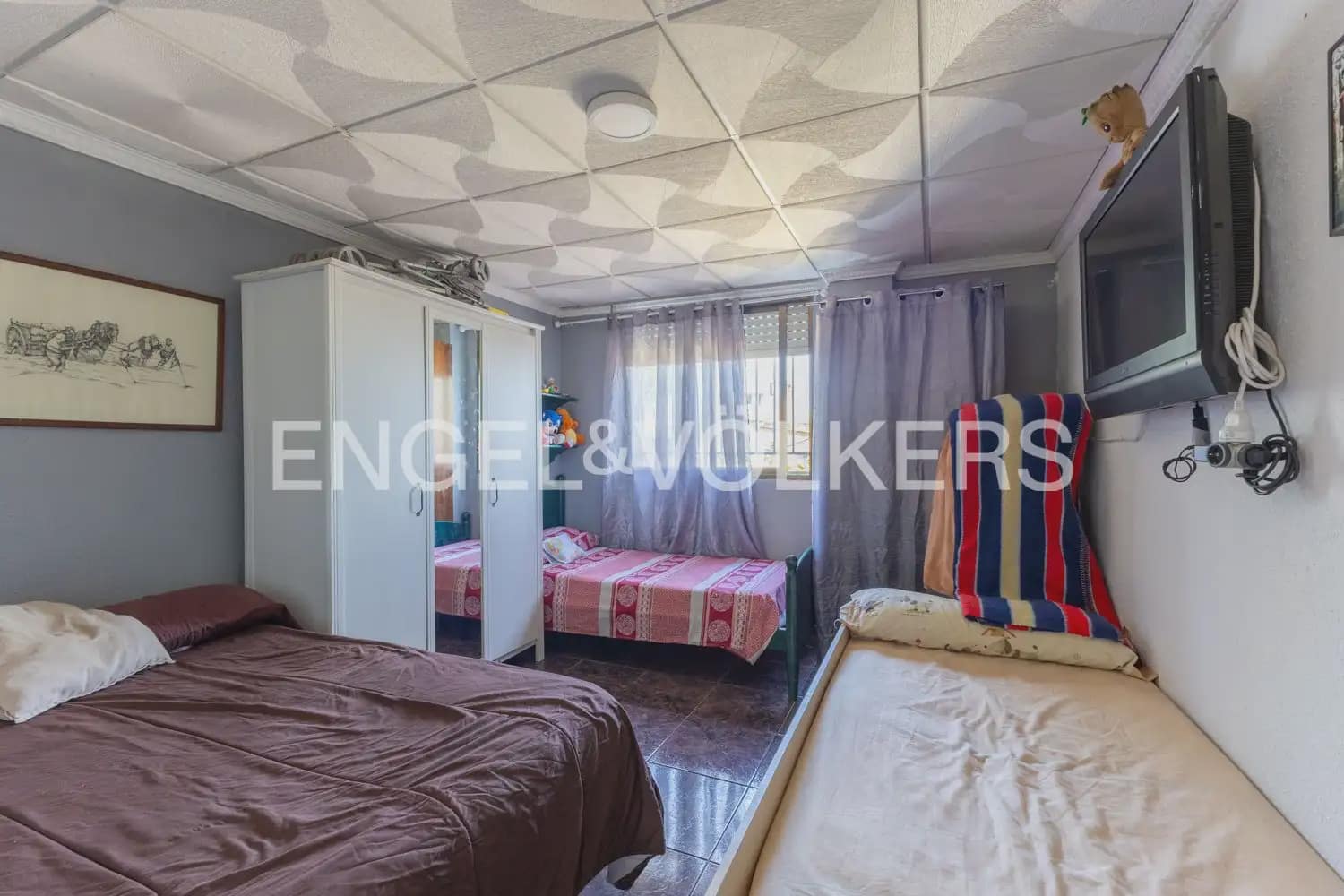 6 Zimmer Villa zu verkaufen in Chiva mit Pool Garage - 395.000 € (Ref: 9898172)