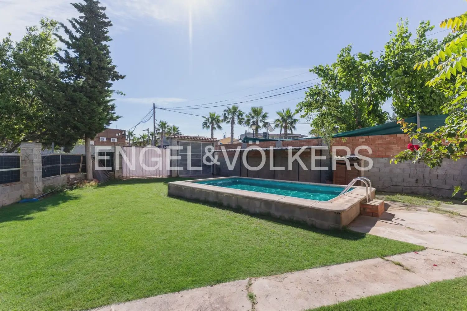6 Zimmer Villa zu verkaufen in Chiva mit Pool Garage - 395.000 € (Ref: 9898172)