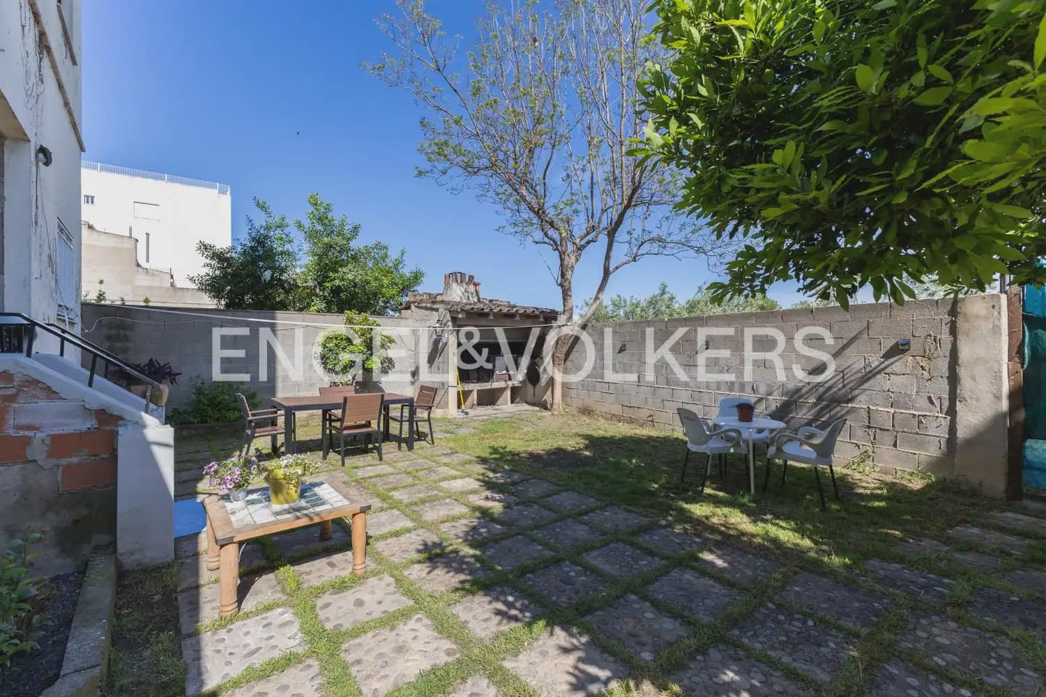 6 Zimmer Villa zu verkaufen in Chiva mit Pool Garage - 395.000 € (Ref: 9898172)
