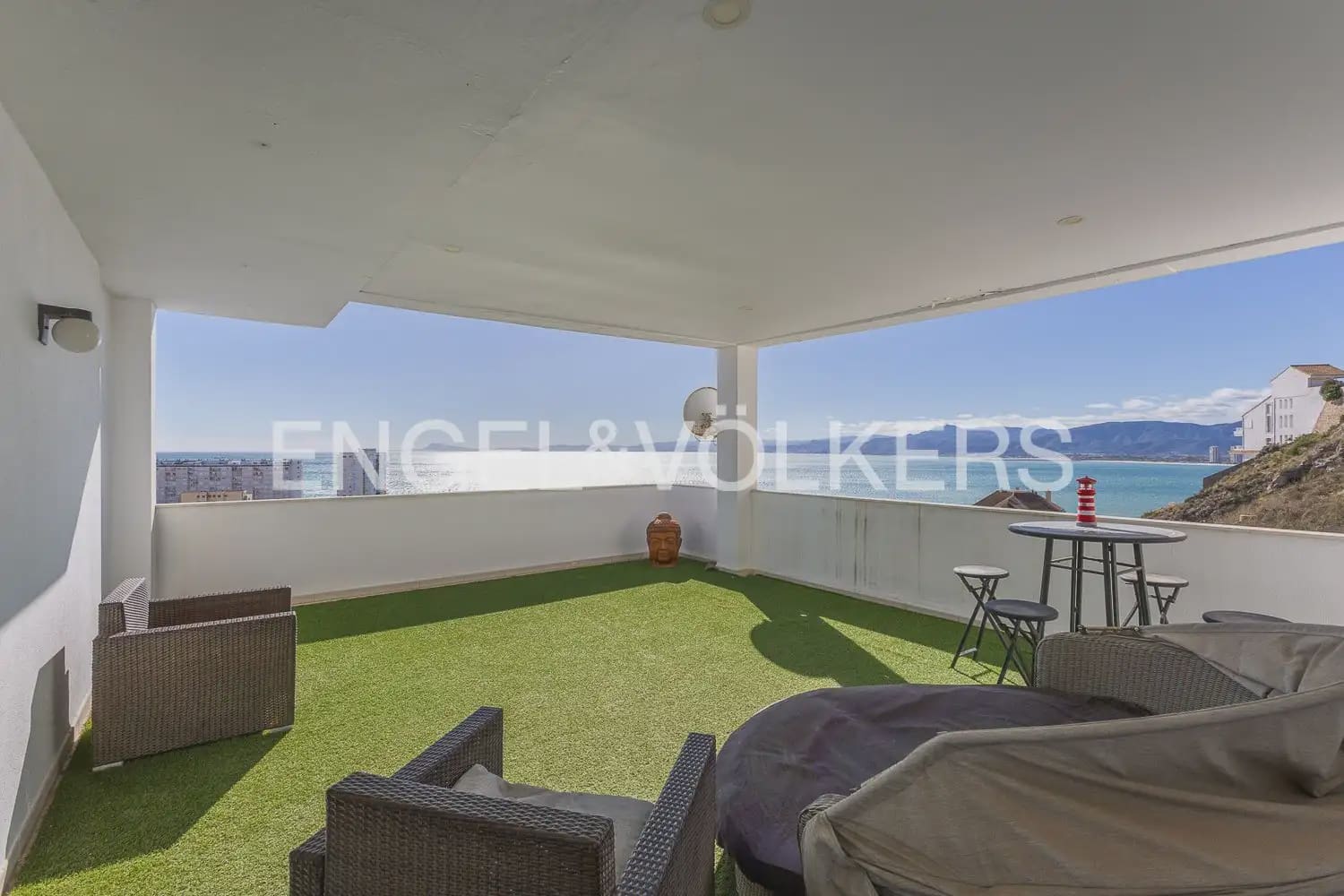 3 bedroom Villa for sale in Cullera with garage - € 890,000 (Ref: 9898173)