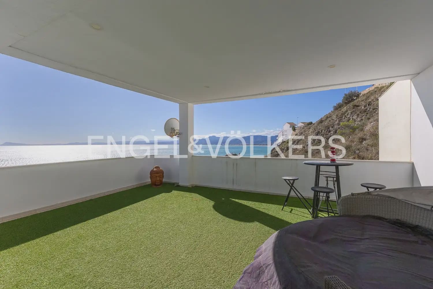 3 bedroom Villa for sale in Cullera with garage - € 890,000 (Ref: 9898173)