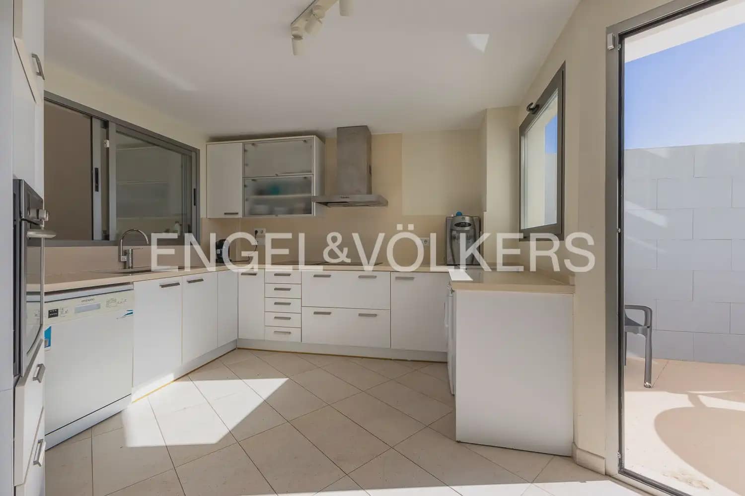 3 bedroom Villa for sale in Cullera with garage - € 890,000 (Ref: 9898173)