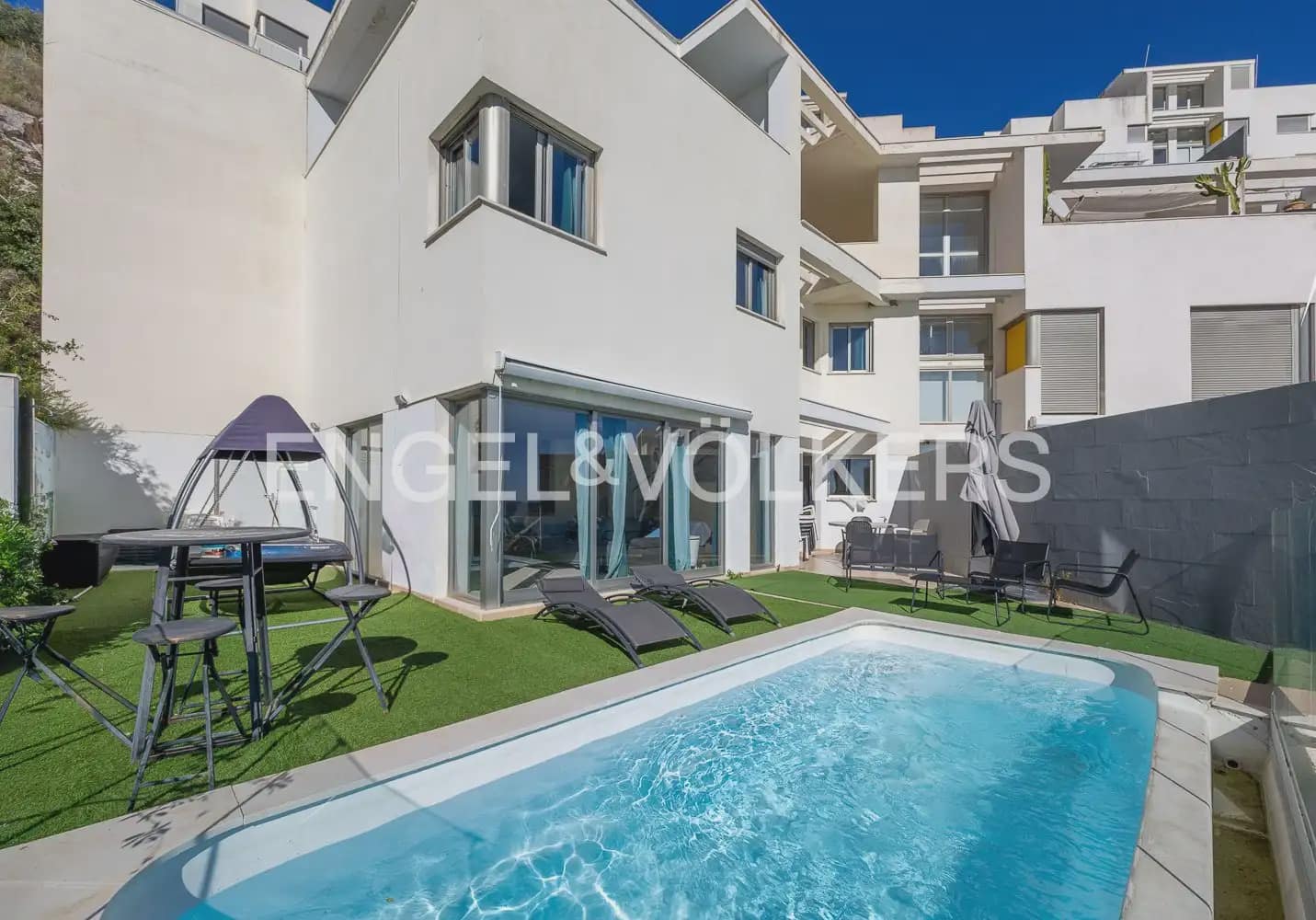 3 bedroom Villa for sale in Cullera with garage - € 890,000 (Ref: 9898173)