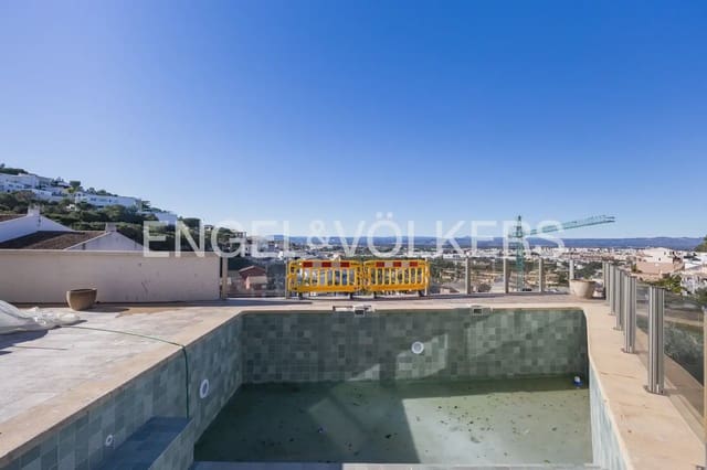 3 bedroom Semi-detached Villa for sale in Alzira with pool garage - € 480,000 (Ref: 9898175)