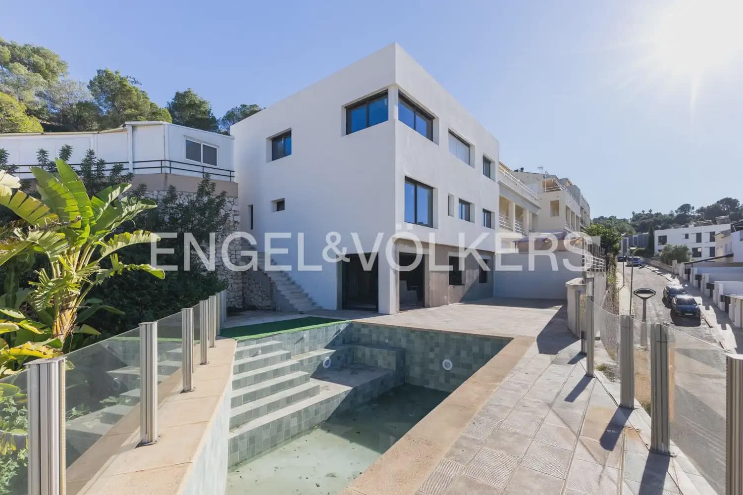 3 bedroom Semi-detached Villa for sale in Alzira with pool garage - € 480,000 (Ref: 9898175)