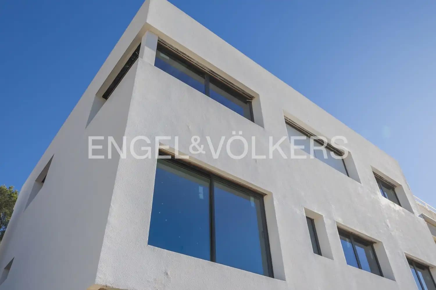 3 bedroom Semi-detached Villa for sale in Alzira with pool garage - € 480,000 (Ref: 9898175)