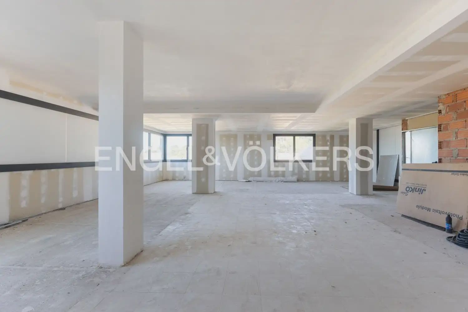 3 bedroom Semi-detached Villa for sale in Alzira with pool garage - € 480,000 (Ref: 9898175)