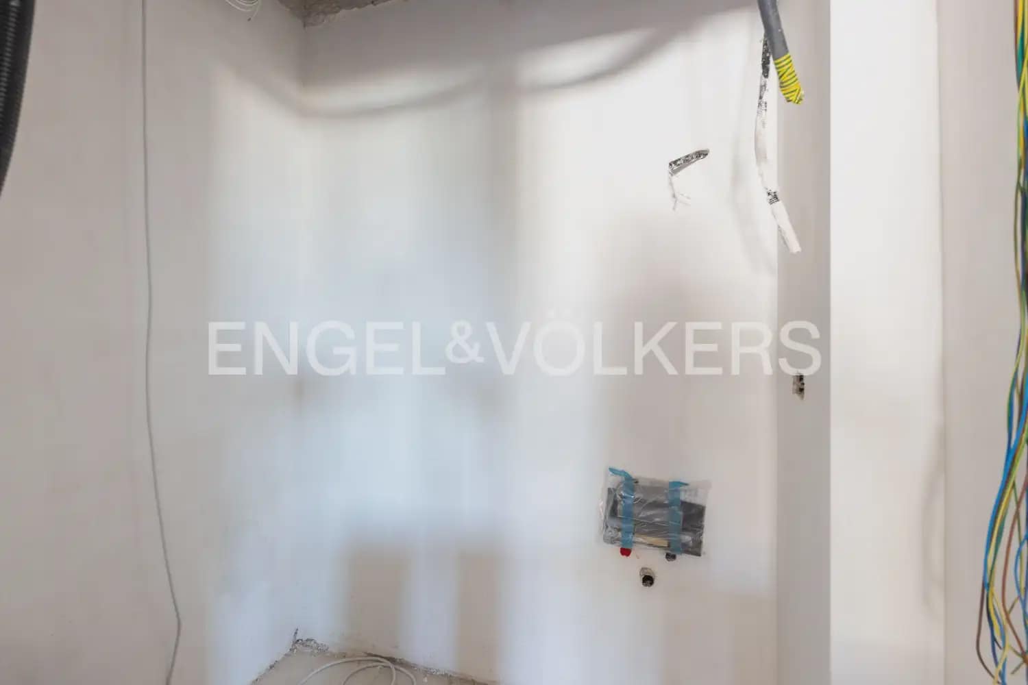 3 bedroom Semi-detached Villa for sale in Alzira with pool garage - € 480,000 (Ref: 9898175)