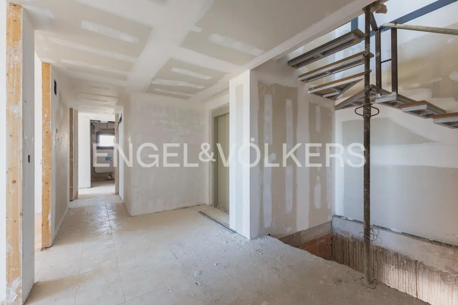 3 bedroom Semi-detached Villa for sale in Alzira with pool garage - € 480,000 (Ref: 9898175)
