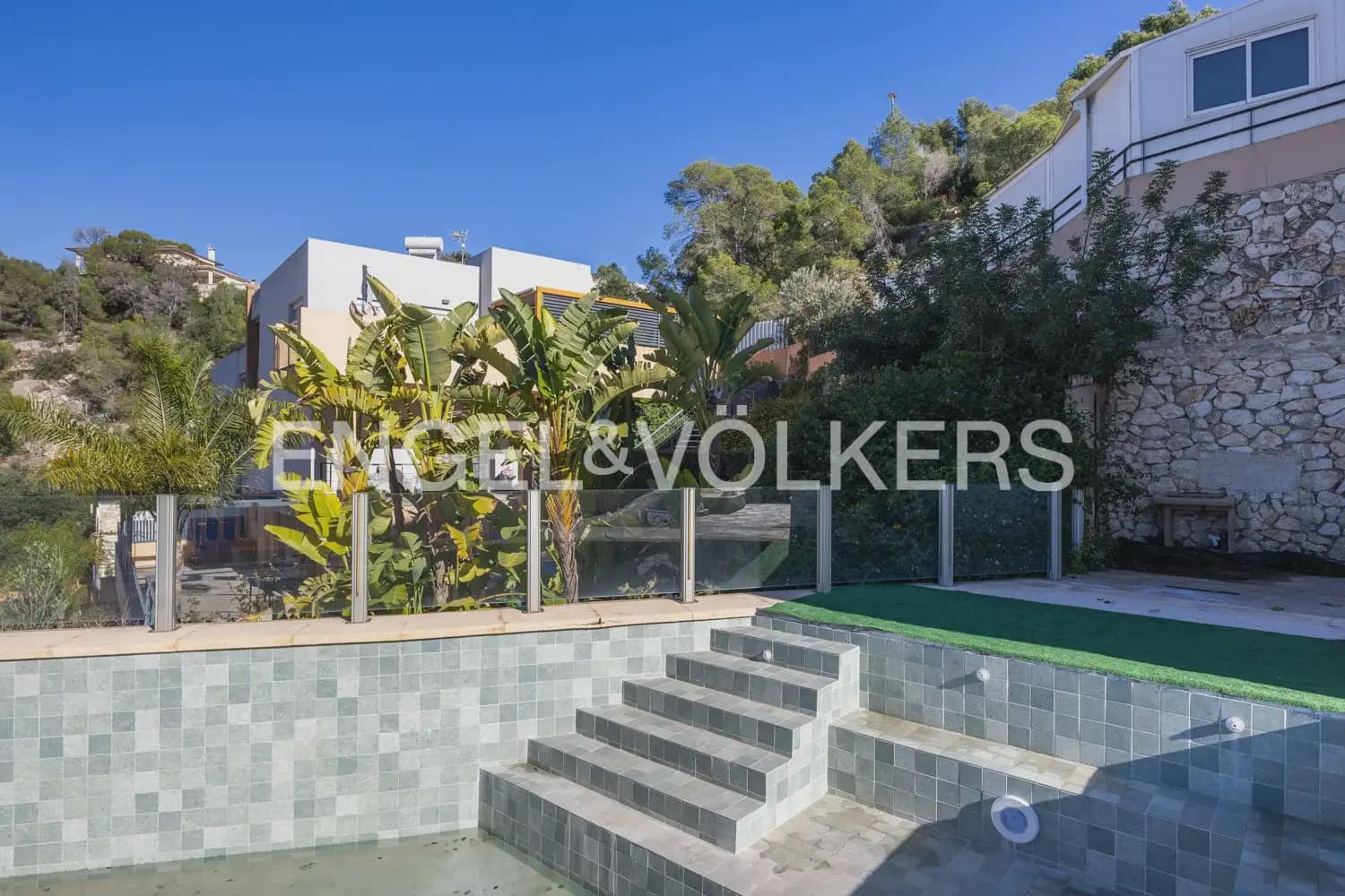 3 bedroom Semi-detached Villa for sale in Alzira with pool garage - € 480,000 (Ref: 9898175)
